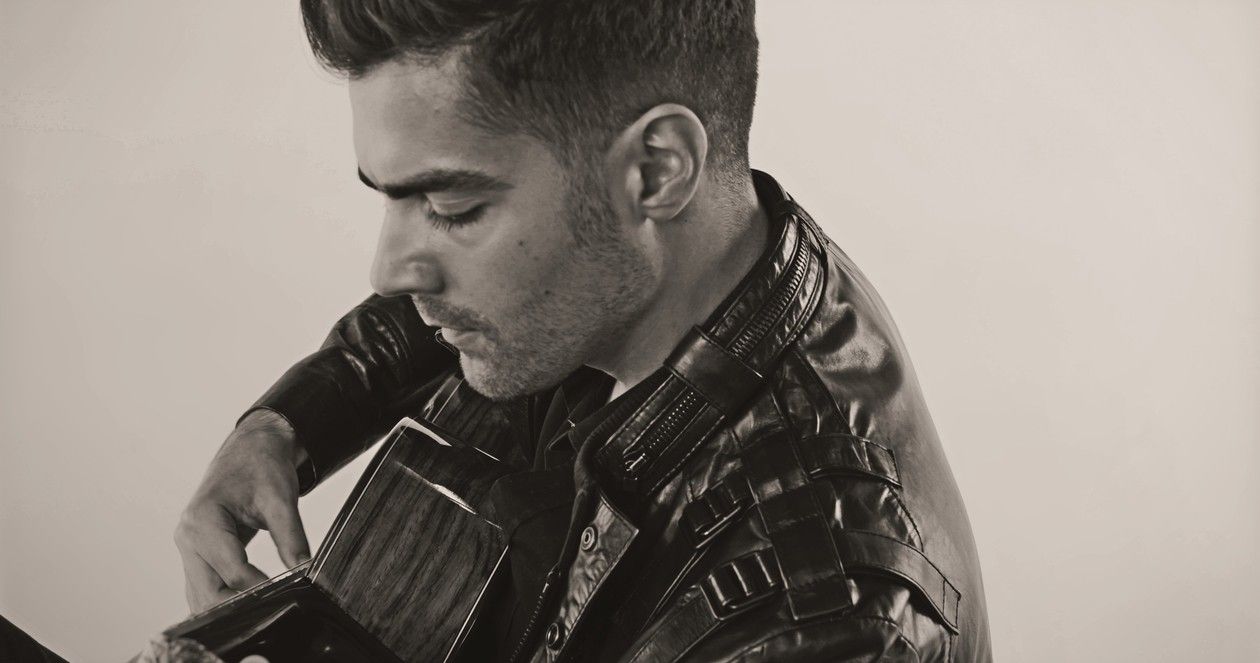 rsz_milos_karadaglic_2016_promo_1_universalmusic