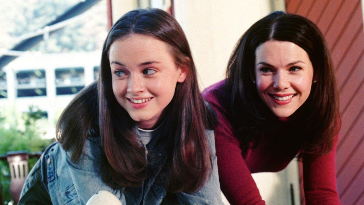 Gilmore Girls (WB) Season 1, 2000-2001 Episode: Love and War and Snow Airdate: December 14, 2000 Shown from left: Alexis Bledel (as Rory Gilmore), Lauren Graham (as Lorelai Gilmore)